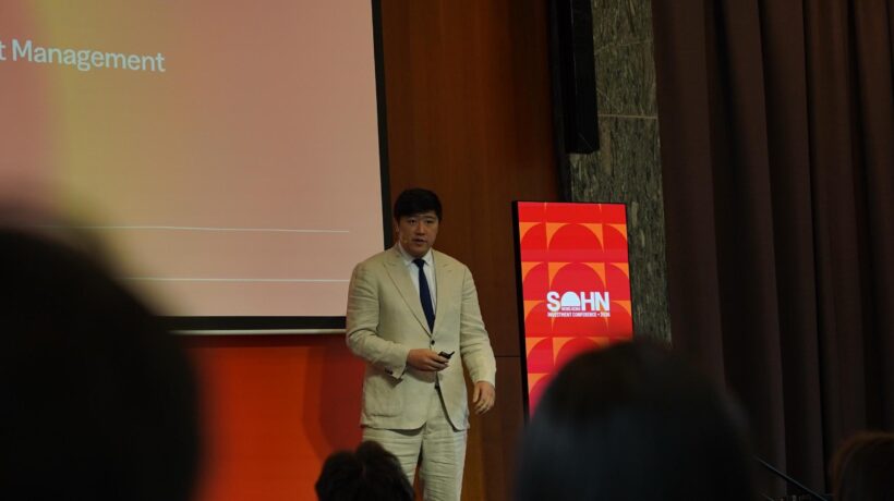 Kenny Zhang presenting CoreWeave investment thesis at Sohn Hong Kong 2026 Conference